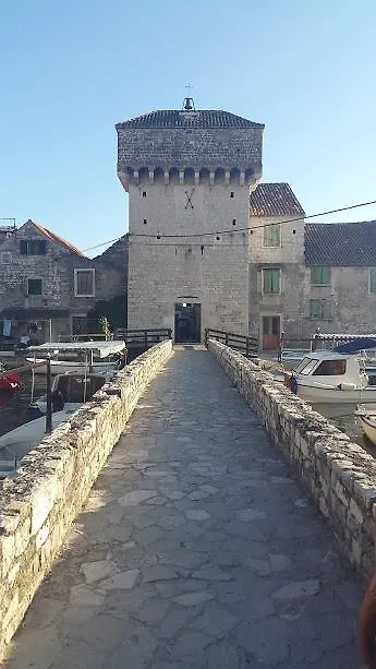 Gasthuis Soba Za Odmor Nika Hotel Kaštela