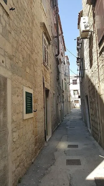 Soba Za Odmor Nika Otel Kastela Konukevi